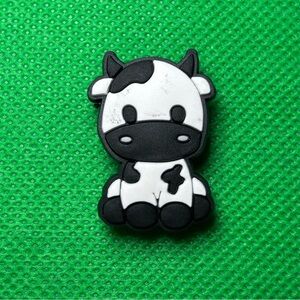 🌼 (5/$10 or 10/$15) NEW “Cows” 🎀 Croc Charm Collection Black/White Cow